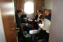 Kyllä se kortinpeluu onnistuu missä vain.