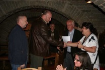 Virolaiset ottivat kolmoisvoiton, tässä hopealla Rain Lorai ja Enn Maalder. 